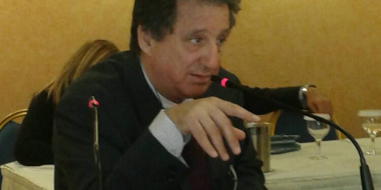 Καρράς – ΣΙΕΦΑΝΑ: «Παράλογο και κωμικοτραγικό να είναι κλειστή η Αττική Οδός»