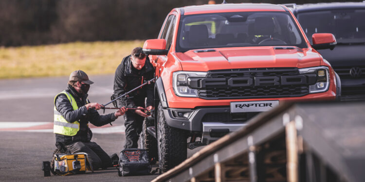 Στα παρασκήνια των γυρισμάτων του εντυπωσιακού φιλμ δράσης του νέου Ford Ranger Raptor (video)