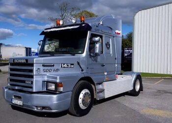 SCANIA 143: Ο άρχοντας των μεταφορών κλείνει τα 35 του χρόνια