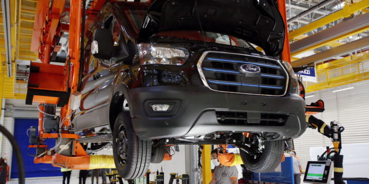 Τα πρώτα ηλεκτρικά Ford E-Transit είναι έτοιμα για δρομολόγια!