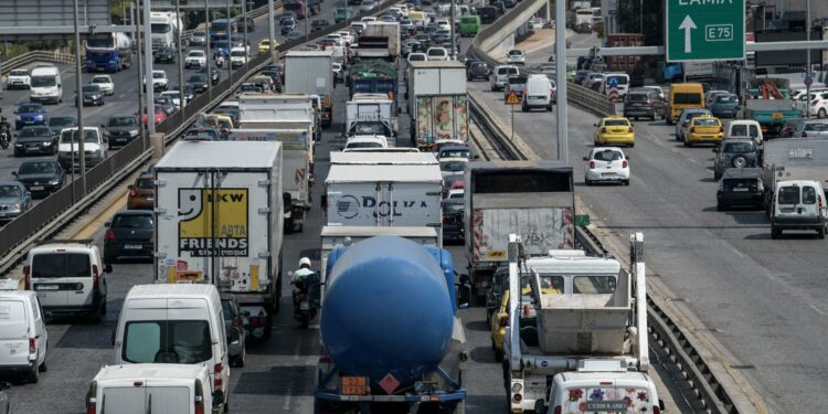 Μποτιλιάρισμα στους δρόμους: Οι χαμένες ώρες ( και τα πεταμένα καύσιμα) για τους αυτοκινητιστές!
