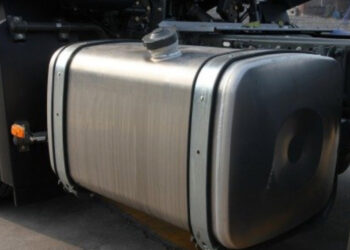 Θεσσαλονίκη: Έκλεβαν πετρέλαιο από φορτηγά