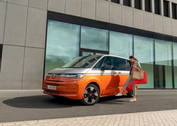 Το νέο Volkswagen Multivan T7 eHybrid ήρθε στην Ελλάδα. Πόσο κοστίζει