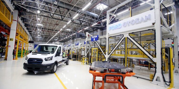 Κορυφαία παραγωγικότητα με την Ford Pro Vehicles και το νέο, ηλεκτρικό E-Transit