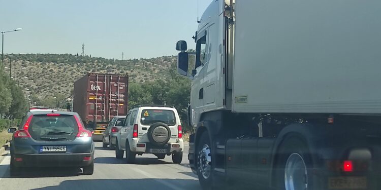 Λεωφόρος Σχιστού: «Αυτό το μαρτύριο δεν παλεύετε άλλο!»