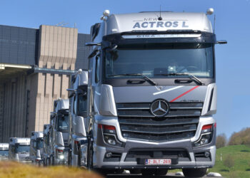 Ένα Actros L με… Βασιλικές ανέσεις