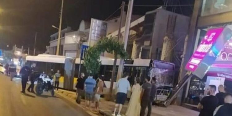 Εγκληματικό: Μεθυσμένος ο οδηγός του λεωφορείου που χθες σκόρπιστε τον τρόμο στην Παλλήνη