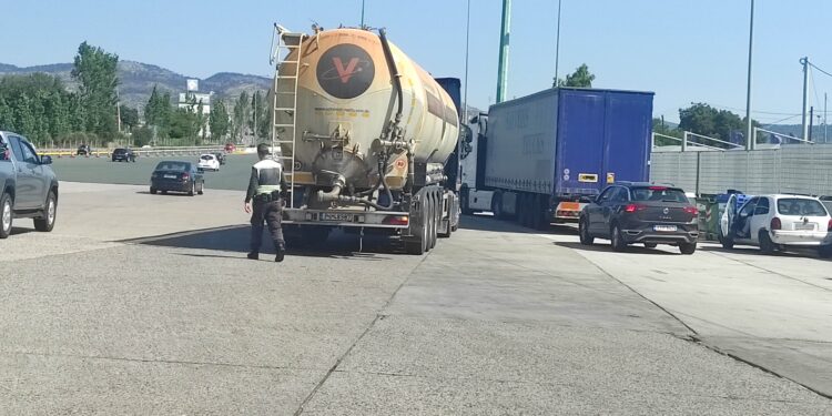 Αυτοκινητόδρομοι και Διόδια: Όλο και πιο συχνά τα μπλόκα της Τροχαίας στα φορτηγά