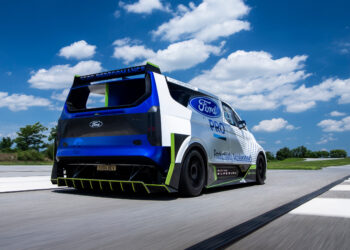 Ford Pro Electric SuperVan, το βαν των 2.000 ίππων!