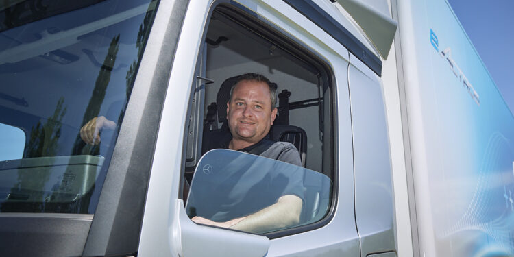 Οδηγική εμπειρία με το πλήρως ηλεκτρικό eActros και την επόμενη γενιά του Actros L
