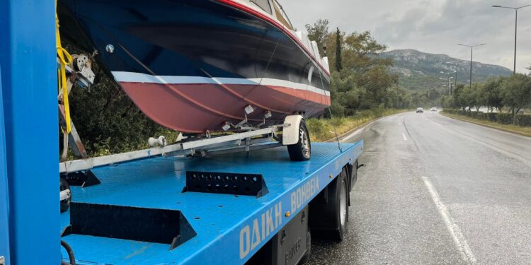 Veroutis Οδική Βοήθεια: Mεταφορές σκαφών με ασφάλεια, συνέπεια και προσιτές τιμές!