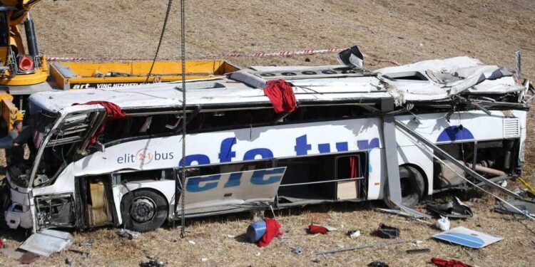 Πολύνεκρο στην Τουρκία με λεωφορείο: Πήγαινε καλεσμένους σε γάμο