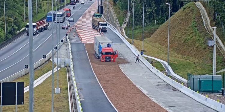 Πόσο σωτήρια είναι για τα φορτηγά η αμμοπαγίδα! (video)