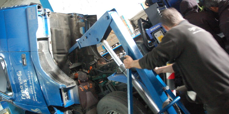 Η Δύναμη στα VOLVO! (video)