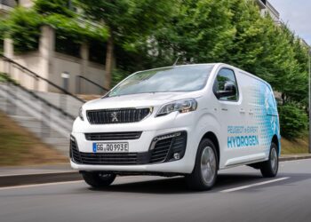 PEUGEOT e-EXPERT Hydrogen: Αλλάζουν όλα στις αστικές μεταφορές, φουλ με υδρογόνο!