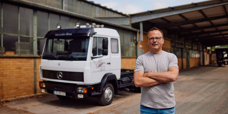 Ένα Mercedes 817 LS του 1985 βρήκε νέο ιδιοκτήτη και φορτώνει ακόμη!