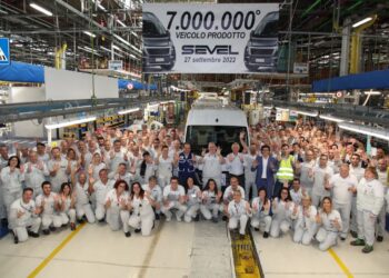 FIAT Professional: Το μεγαλύτερο εργοστάσιο Ελαφρών Επαγγελματικών στην Ευρώπη (LCV), γιορτάζει την παραγωγή 7εκ. οχημάτων