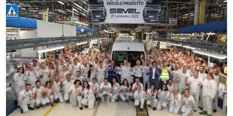 FIAT Professional: Το μεγαλύτερο εργοστάσιο Ελαφρών Επαγγελματικών στην Ευρώπη (LCV), γιορτάζει την παραγωγή 7εκ. οχημάτων