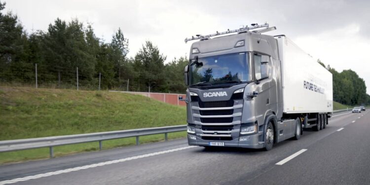 ΤΕΣΤ ΑΥΤΟΝΟΜΟΥ ΦΟΡΤΗΓΟΥ ΑΠΟ ΤΗ SCANIA: Δρομολόγια χωρίς οδηγό για 300 χλμ