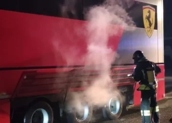 Χάλασε το φορτηγό που μετέφερε τα μονοθέσια της Ferrari