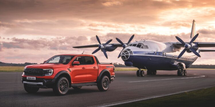 Νέο Ford Ranger Raptor: Με τολμηρό design που αποτυπώνει το σπορ DNA της οικογένειας Raptor