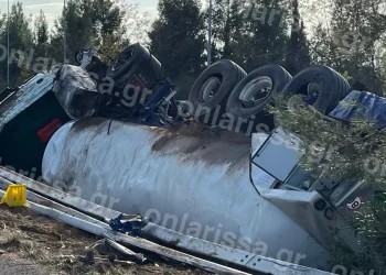 Συναγερμός για ανατροπή βυτιοφόρου στην Αθηνών – Θεσσαλονίκης