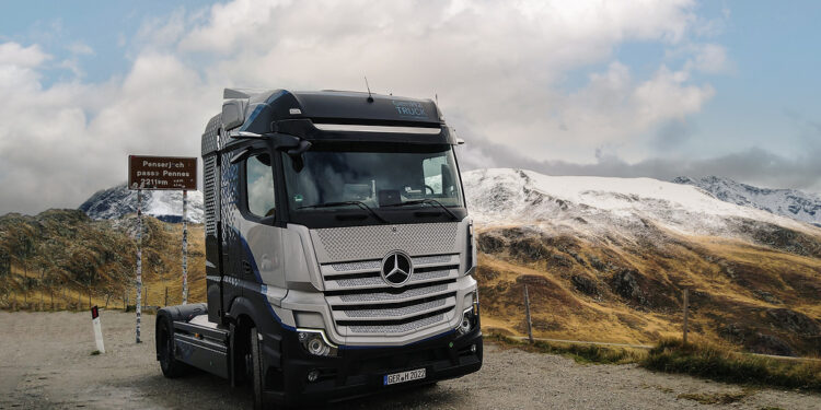 Δοκιμές φορτηγού υδρογόνου σε έναν απαιτητικό δρόμου