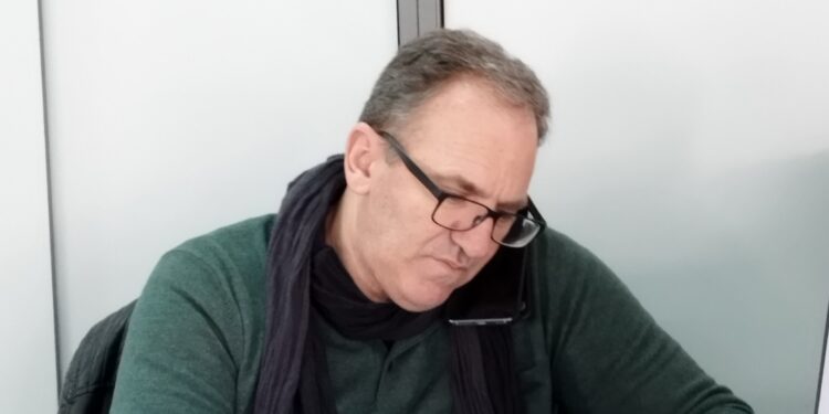 Παναγιώτης Τεγρέλλης, πρόεδρος ΣΙΑΦΕΖΠΤ: «Οι μεγάλες καθυστερήσεις στην παραλαβή κοντέινερ ταλαιπωρεί τους μεταφορείς στο λιμάνι του Πειραιά.»