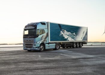 VOLVO FH: O Θρύλος συμπληρώνει 30 χρόνια στους δρόμους !