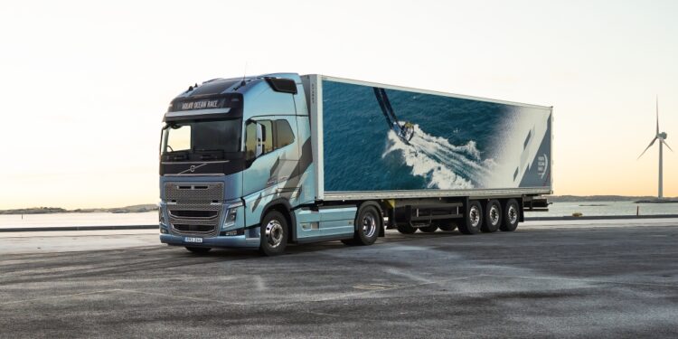 VOLVO FH: O Θρύλος συμπληρώνει 30 χρόνια στους δρόμους !