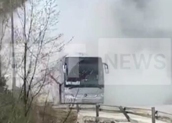 Μέτσοβο: Φωτιά σε λεωφορείο με 52 μαθητές
