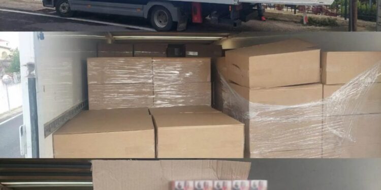 Καταδίωξη φορτηγού στην εθνική οδό – Μετέφερε 181.000 λαθραία πακέτα τσιγάρα – Ο οδηγός το έβαλε στα πόδια