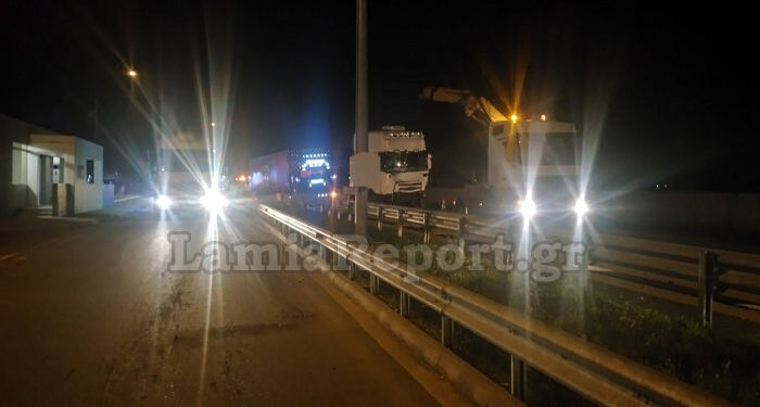 Εκτροπή νταλίκας με πορτοκάλια στην εθνική Αθηνών – Λαμίας (ΦΩΤΟ)