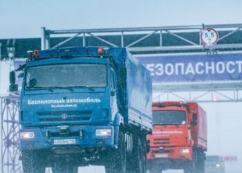 Φορτηγά χωρίς οδηγό μεταφέρουν πετρέλαιο στην παγωμένη τούνδρα της Αρκτικής (video)