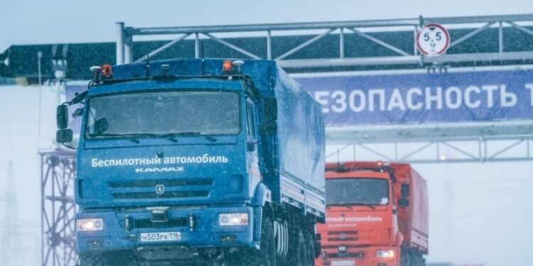 Φορτηγά χωρίς οδηγό μεταφέρουν πετρέλαιο στην παγωμένη τούνδρα της Αρκτικής (video)