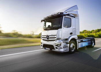 Το eActros 300 Tractor δοκιμάζεται από την Γερμανία στην Τουρκία