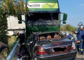 Πολύνεκρο στην Εδεσσα: Πέντε νεκροί από σύγκρουση ΙΧ με νταλίκα