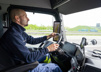 Ποιες είναι οι εντυπώσεις από τον πρώτο ιδιοκτήτη ηλεκτρικού φορτηγού e ACTROS: “Είμαι πιο ξεκούραστος”