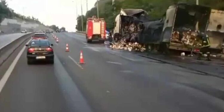 Εγνατία Οδός: Συνελήφθη ο αλλοδαπός οδηγός της νταλίκας που πήρε φωτιά στο Δερβένι