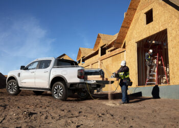 Η Ford επεκτείνει την οικογένεια των pick-up της με νέο Ranger Plug-in Hybrid