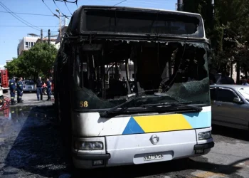 Έκτακτο: Κάηκε ολοσχερώς λεωφορείο στου Ρέντη – Τι ανακοίνωσε η ΟΣΥ