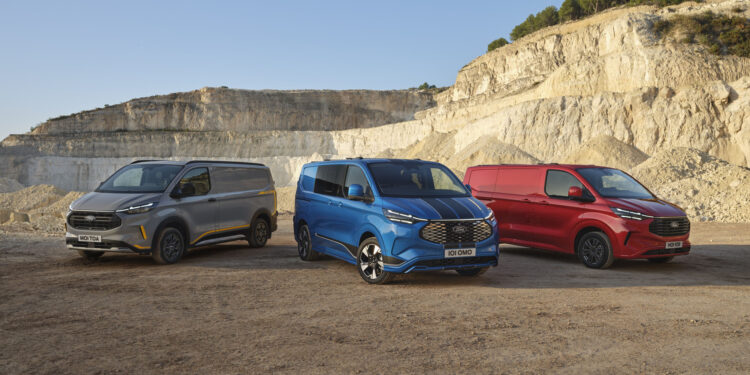 Το νέο Tourneo Custom  προσφέρει νέα επίπεδα όσον αφορά τις ικανότητες, την πολυτέλεια και το ντιζάιν