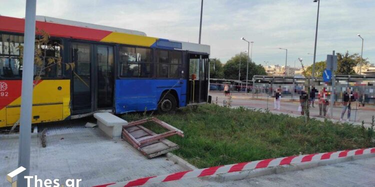 Σοκ με το δυστύχημα στη Θεσσαλονίκη: Ο οδηγός υπέστη επεισόδιο – Σκοτώθηκε μητέρα 40 ετών