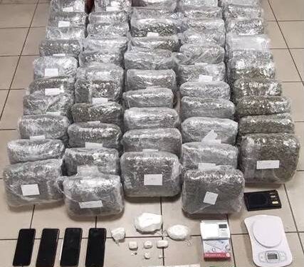 Θεσσαλονίκη: Έκρυβαν 54 κιλά χασίς σε μπιτόνια μέσα σε ΙΧ φορτηγό