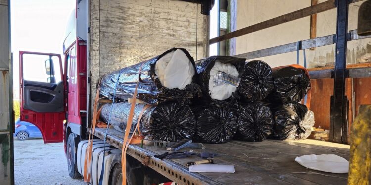 “Πιάστηκε” νταλίκα φορτωμένη με λαθραία τσιγάρα