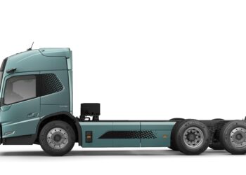 Η Volvo παρουσιάζει το πρώτο της αποκλειστικά ηλεκτρικό φορτηγό