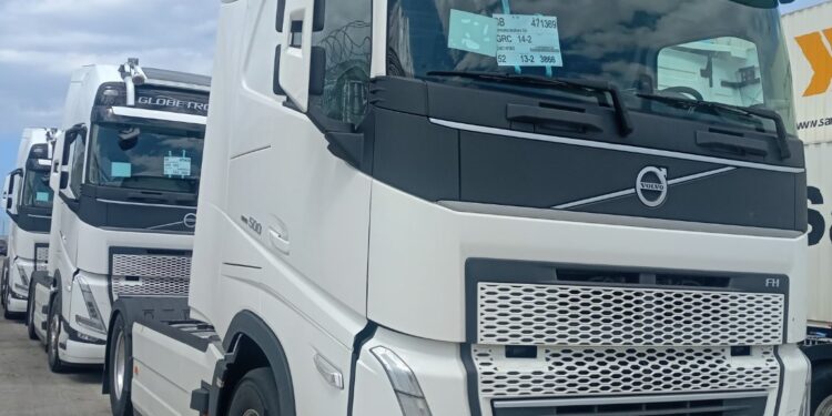 OPTIMUM TRUCK LEASING: Ήρθαν τα πέντε από τα 20 Volvo FH500 στην Πάτρα
