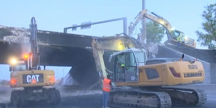 Aπίστευτο: Κατεδαφίζεται η γέφυρα μετά την έκρηξη του Βυτίου!