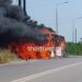 Λεωφορείο τυλίχθηκε στις φλόγες στη Θεσσαλονίκη