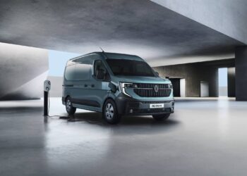 Το νέο Renault Master κέρδισε τον τίτλο του Van of the Year 2025